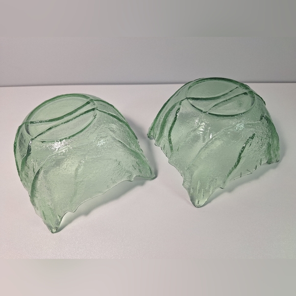 Vintage green pressed bowls set of 2 - Picture 4 of 15
